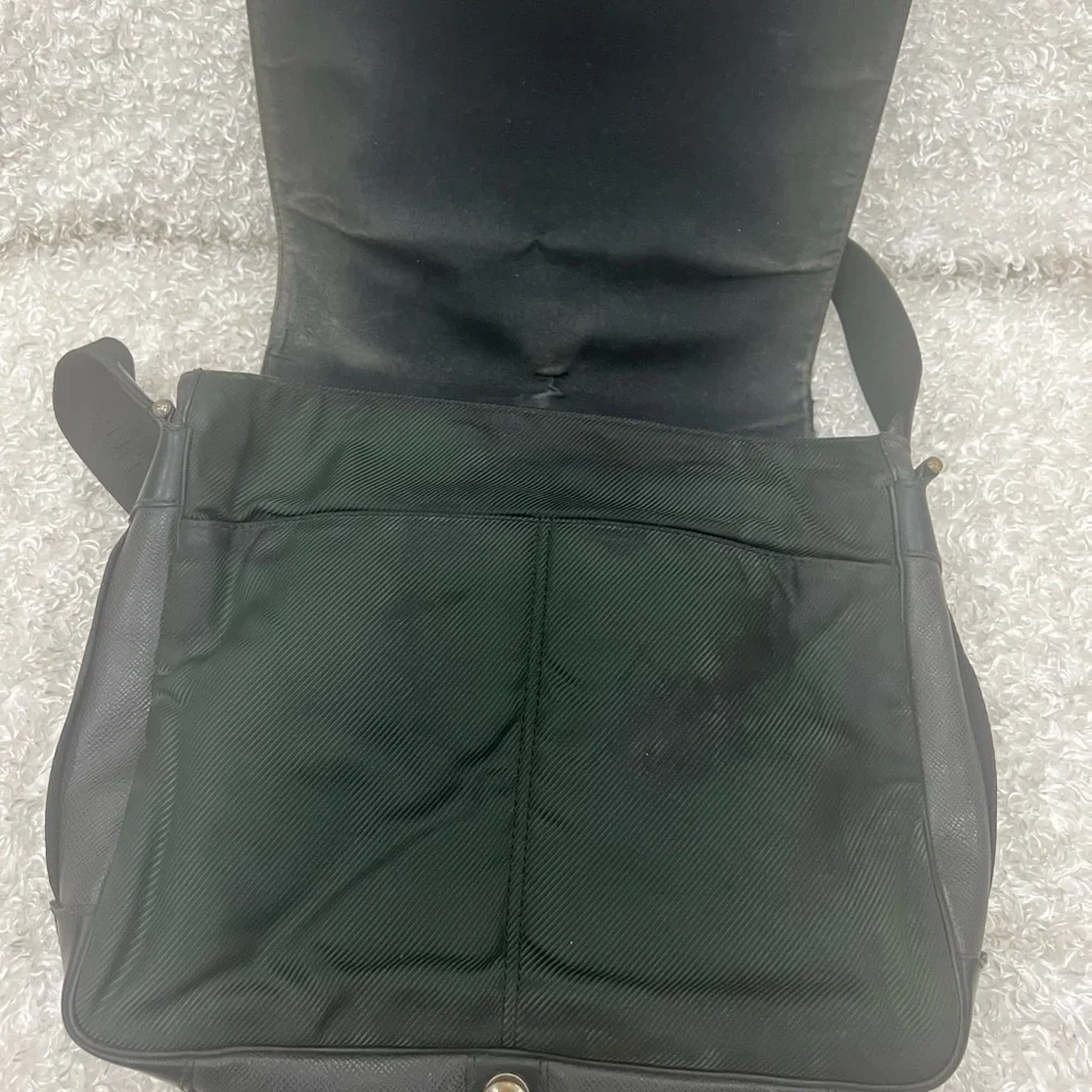 Louis Vuitton Viktor Messenger Bag Taiga